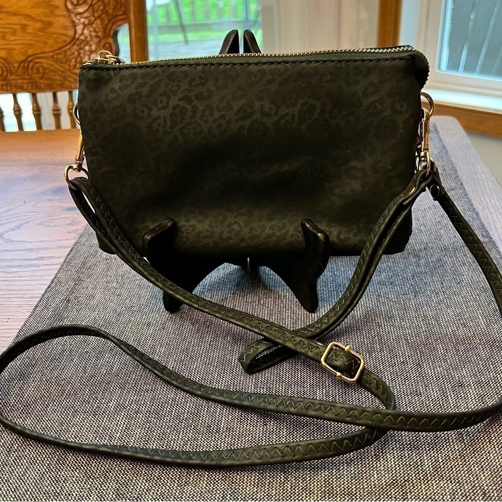 Zipper Crossbody/Clutch Jen & Co.